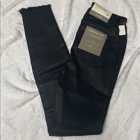 DL1961 - Mid-Rise Instasculpt Skinny Jean - Picture 1 of 12